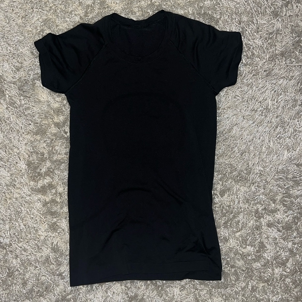 black swiftly tech Lululemon tee